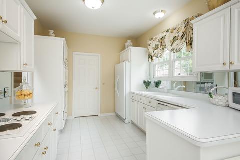 33 Old Mill Ct, Burr Ridge, IL 60527 photo 7