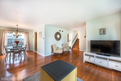 1085 Poplar Ln, Bartlett, IL 60103 photo 4