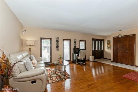 3446 169th Ct, Lansing, IL 60438 photo 2