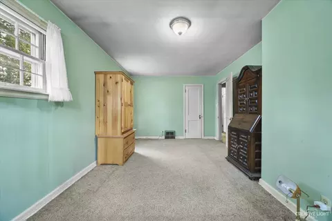 595 Binder St, Aurora, IL 60505 photo 9