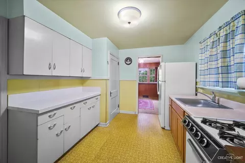 595 Binder St, Aurora, IL 60505 photo 6