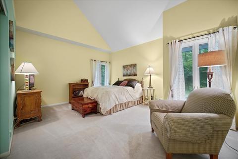 33 W533 Mare Barn Ln, Wayne, IL 60184 photo 23