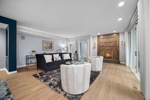 33 W533 Mare Barn Ln, Wayne, IL 60184 photo 4