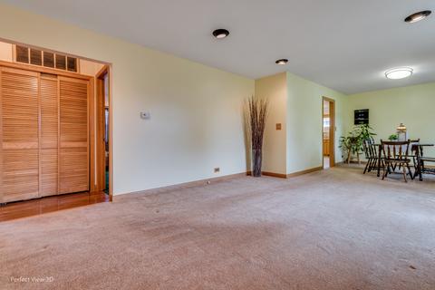 112 E Berkley Ln, Hoffman Estates, IL 60169 photo 11
