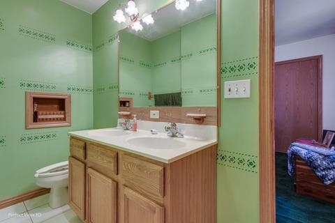 112 E Berkley Ln, Hoffman Estates, IL 60169 photo 18