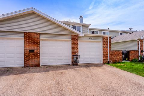 2011 Bayberry Ln, Hoffman Estates, IL 60169 photo 2