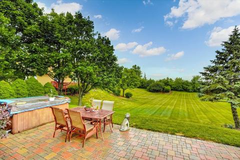 295 Windsor Dr, Bartlett, IL 60103 photo 3