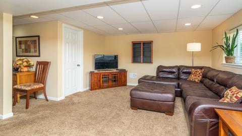 635 Lafayette Ln, Hoffman Estates, IL 60169 photo 21