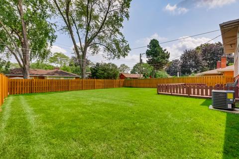 483 Pinehurst Dr, Des Plaines, IL 60016 photo 22