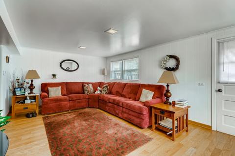 483 Pinehurst Dr, Des Plaines, IL 60016 photo 16