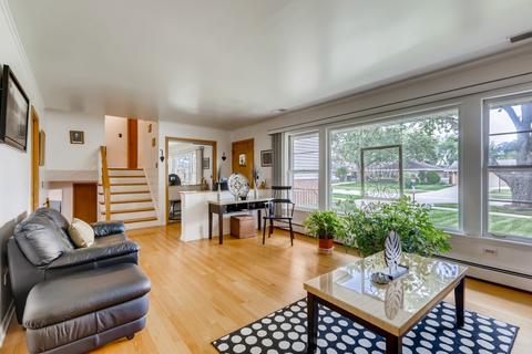 483 Pinehurst Dr, Des Plaines, IL 60016 photo 4