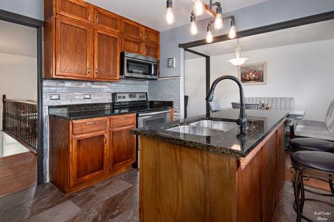 560 Lafayette Ln, Hoffman Estates, IL 60169 photo 9