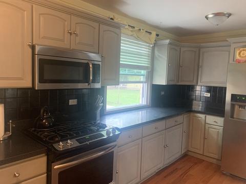 12855 E Playfield Dr, Crestwood, IL 60445 photo 3