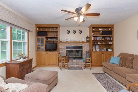 2304 Timberview Dr, Bloomington, IL 61701 photo 13