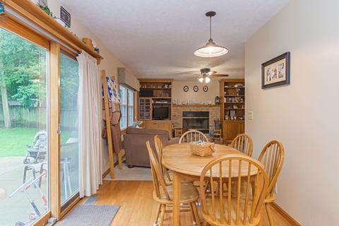 2304 Timberview Dr, Bloomington, IL 61701 photo 10
