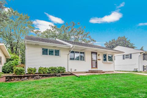 112 Saint Armand Ln, Wheeling, IL 60090 photo 3