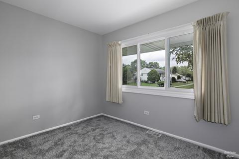 112 Saint Armand Ln, Wheeling, IL 60090 photo 7