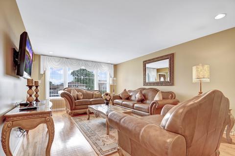 7331 W 85th St, Bridgeview, IL 60455 photo 2