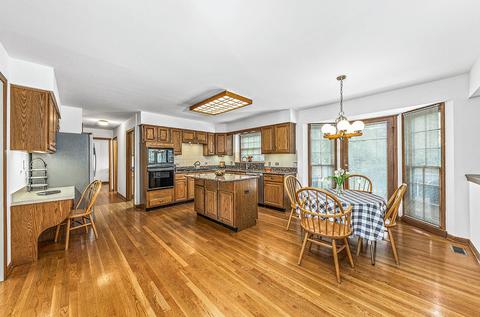 133 Danada Dr, Wheaton, IL 60189 photo 6