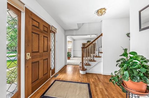 133 Danada Dr, Wheaton, IL 60189 photo 2