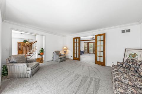 133 Danada Dr, Wheaton, IL 60189 photo 4