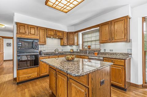 133 Danada Dr, Wheaton, IL 60189 photo 7