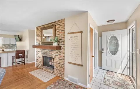 400 Castle Rd, Mchenry, IL 60051 photo 3