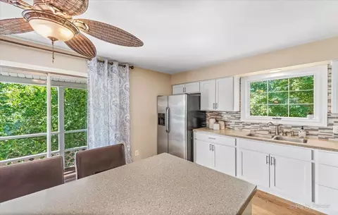 400 Castle Rd, Mchenry, IL 60051 photo 9