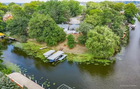 400 Castle Rd, Mchenry, IL 60051 photo 2