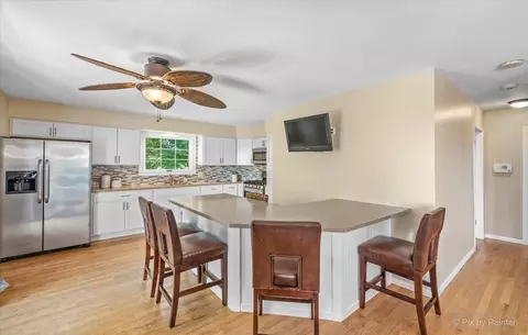 400 Castle Rd, Mchenry, IL 60051 photo 6