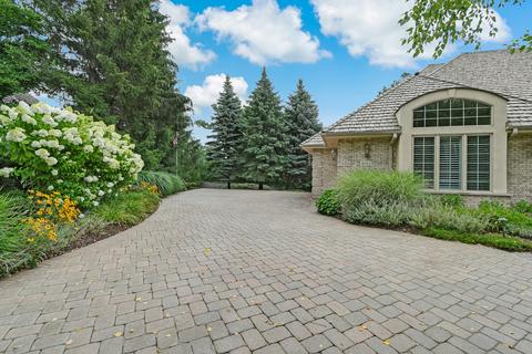 8253 Greystone Ct, Burr Ridge, IL 60527 photo 6