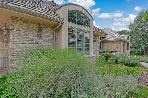 8253 Greystone Ct, Burr Ridge, IL 60527 photo 7