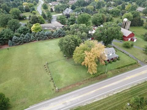 38 W175 S Water Rd, Elgin, IL 60124 photo 3