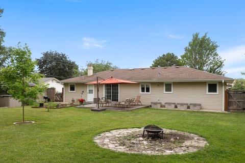 553 Pinecroft Dr, Roselle, IL 60172 photo 22