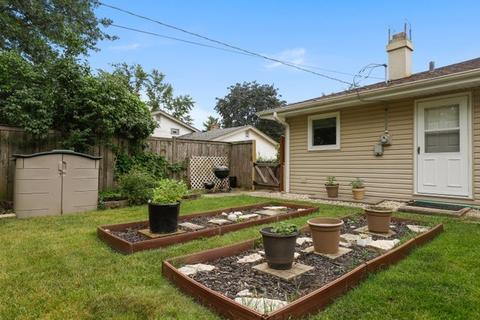 553 Pinecroft Dr, Roselle, IL 60172 photo 20
