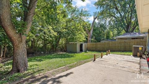 347 Eastern Ave, Aurora, IL 60505 photo 13