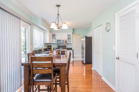 381 Tanoak Ct, Bartlett, IL 60103 photo 9
