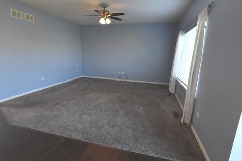 574 Lavender Ct, Aurora, IL 60505 photo 3