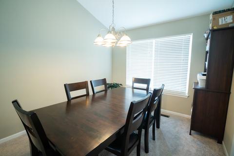 10 Augusta Dr, Streamwood, IL 60107 photo 7