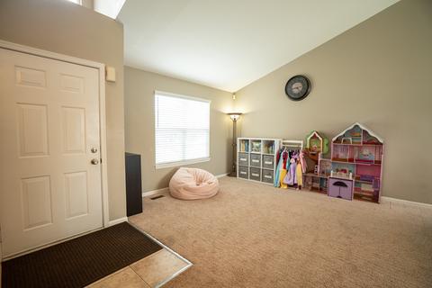 10 Augusta Dr, Streamwood, IL 60107 photo 3