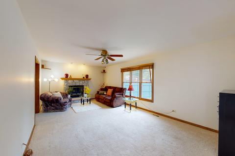 100 Picardy Ln, Wheeling, IL 60090 photo 7