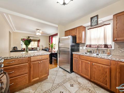 10951 S Eberhart Ave, Chicago, IL 60628 photo 10