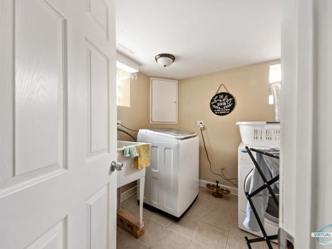 10951 S Eberhart Ave, Chicago, IL 60628 photo 15