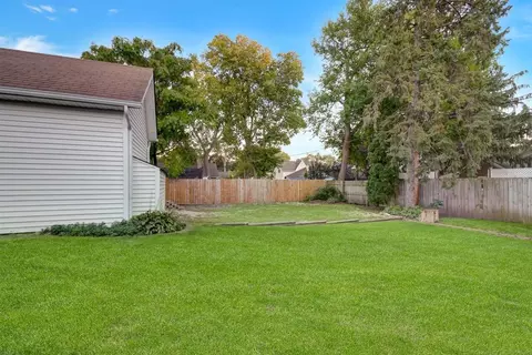 623 Congdon Ave, Elgin, IL 60120 photo 3