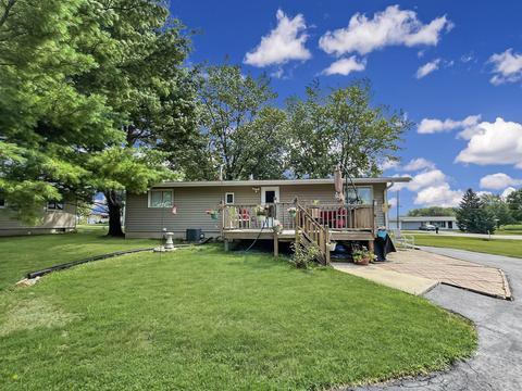 1348 Robert Dr, Freeport, IL 61032 photo 5