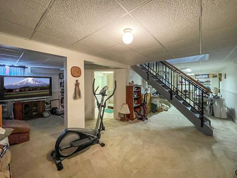 1348 Robert Dr, Freeport, IL 61032 photo 23