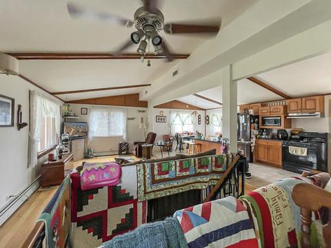 1348 Robert Dr, Freeport, IL 61032 photo 6