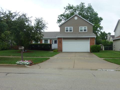 1105 John Dr, Hoffman Estates, IL 60169 photo 1