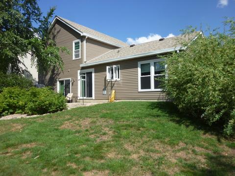 1105 John Dr, Hoffman Estates, IL 60169 photo 2