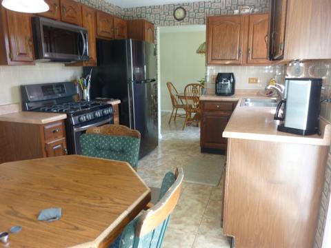 1105 John Dr, Hoffman Estates, IL 60169 photo 5
